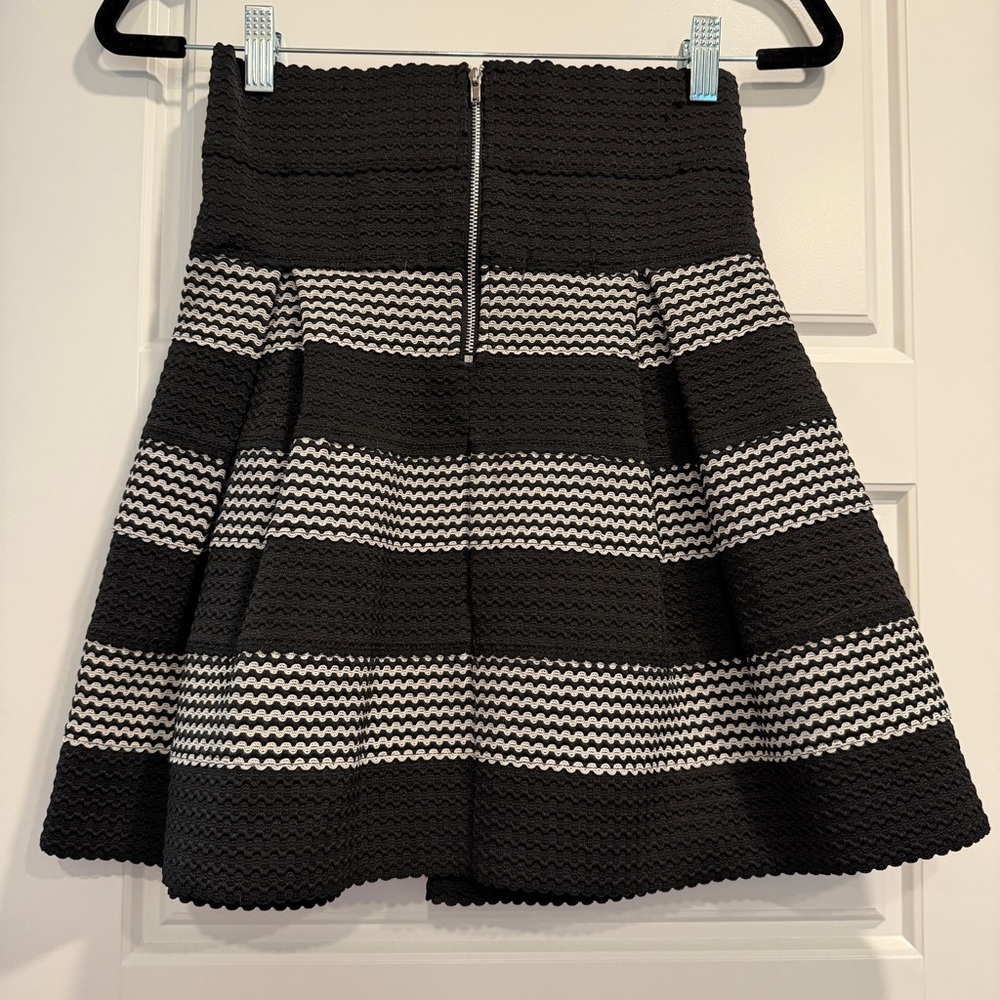 Petit Gateau Pleated Black & White Structured Mini Skirt Womens M Twee Academia View 3